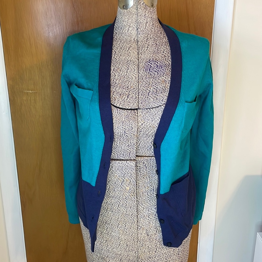 Van Heusen NWT Womens Medium Teal and Navy Color Block Cardigan Pockets